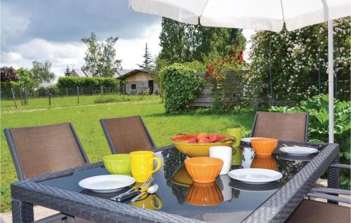 Stunning home in Brain-sur-Alonnes with 3 Bedrooms and WiFi