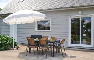 Stunning home in Brain-sur-Alonnes with 3 Bedrooms and WiFi