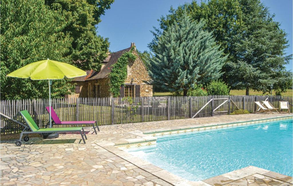 Maison de vacances Stunning home in Campsegret with 4 Bedrooms, Private swimming pool and Outdoor swimming pool  24140 Campsegret