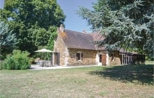 Stunning home in Campsegret with 4 Bedrooms, Private swimming pool and Outdoor swimming pool
