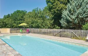 Stunning home in Campsegret with 4 Bedrooms, Private swimming pool and Outdoor swimming pool