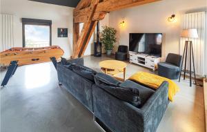 Stunning home in Capestang with Outdoor swimming pool, 3 Bedrooms and Heated swimming pool