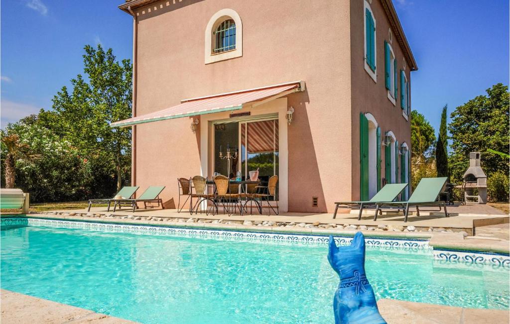 Maison de vacances Stunning home in Carcassonne with 4 Bedrooms, Outdoor swimming pool and Heated swimming pool  11000 Carcassonne