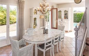 Stunning home in Carcassonne with 4 Bedrooms, Outdoor swimming pool and Heated swimming pool