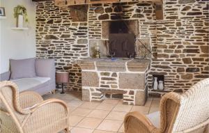 Maison de vacances Stunning home in Carnet-Saint-James with 3 Bedrooms and WiFi  50240 Carnet Normandie