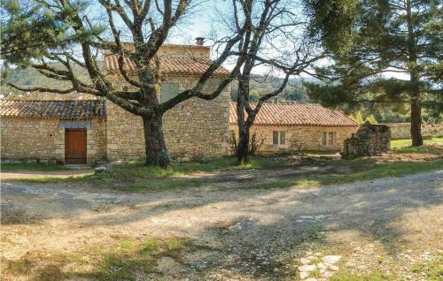 Stunning home in Cereste with 3 Bedrooms, WiFi and Outdoor swimming pool