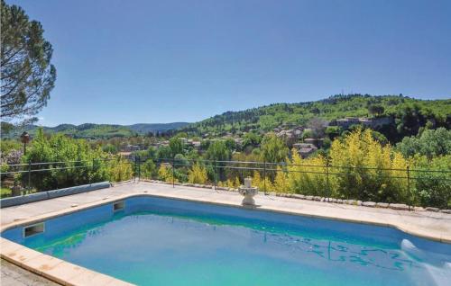 Stunning home in Cereste with 3 Bedrooms, WiFi and Outdoor swimming pool