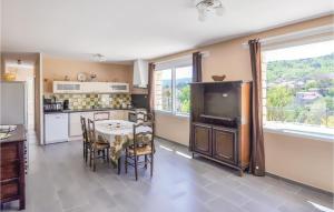 Stunning home in Cereste with 3 Bedrooms, WiFi and Outdoor swimming pool