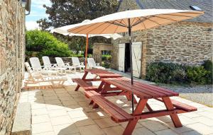 Stunning home in Clohars Carnoet with 4 Bedrooms and WiFi