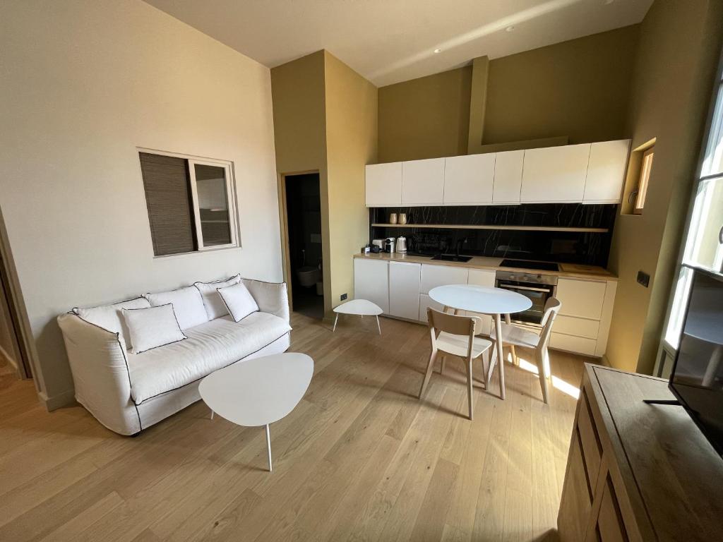 Stunning home in Coutras with WiFi and 7 Bedrooms