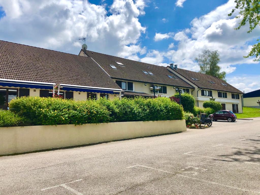 Stunning home in Crillon-le-Brave with 5 Bedrooms, WiFi and Private swimming pool 84410 Crillon-le-Brave