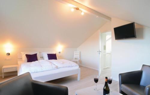 Stunning home in Dagebll with 4 Bedrooms, Sauna and WiFi