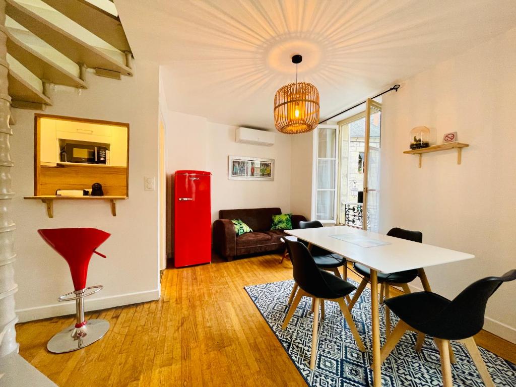 Stunning home in Dolus-dOlron with WiFi and 2 Bedrooms