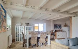 Maison de vacances Stunning home in Dolus-dOlron with WiFi and 2 Bedrooms  17550 Dolus-d\'Oléron -1