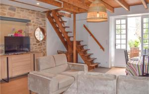 Stunning home in Erquy with WiFi and 3 Bedrooms