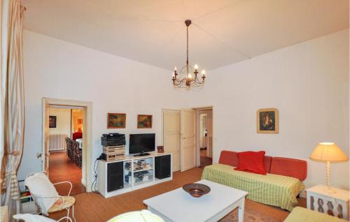 Stunning home in Escales with 7 Bedrooms, Private swimming pool and WiFi