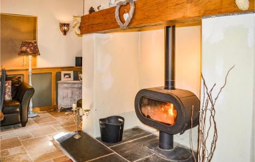 Stunning home in Eymoutiers with WiFi and 3 Bedrooms