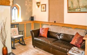 Stunning home in Eymoutiers with WiFi and 3 Bedrooms