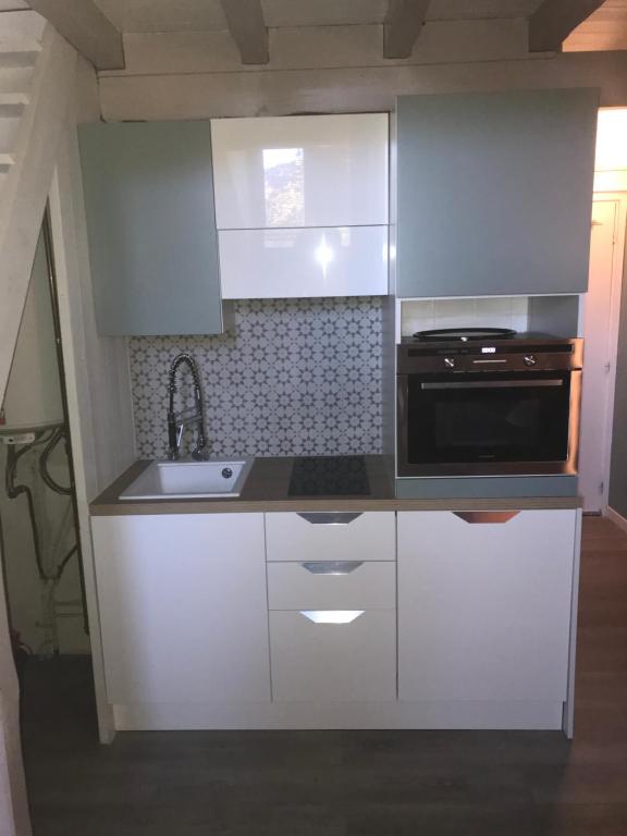 Stunning home in Fontaine-Henry with 3 Bedrooms and WiFi