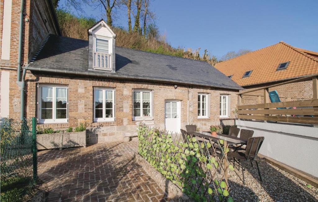 Stunning home in Fontaine le Dun with 3 Bedrooms and WiFi , 76740 Fontaine-le-Dun