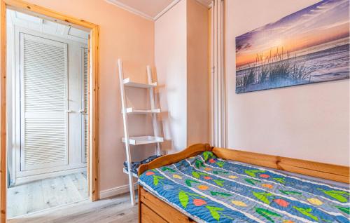 Stunning home in Friedrichskoog with 3 Bedrooms, Sauna and WiFi