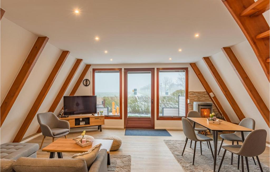 Maison de vacances Stunning home in Friedrichskoog with WiFi and 2 Bedrooms Parallelweg 45 25718 Friedrichskoog