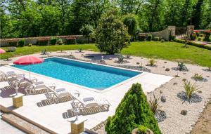Stunning home in Gardonne with 4 Bedrooms, WiFi and Outdoor swimming pool