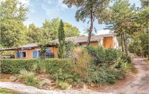 Stunning home in Gaujac with 2 Bedrooms and Outdoor swimming pool