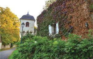 Stunning home in Gennes with 2 Bedrooms and WiFi