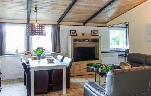Stunning home in Gerolstein with WiFi and 3 Bedrooms