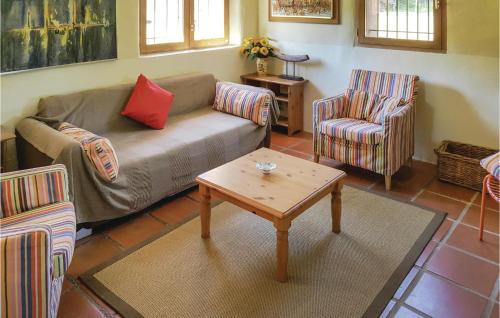 Stunning home in Gonfaron with 4 Bedrooms, WiFi and Outdoor swimming pool
