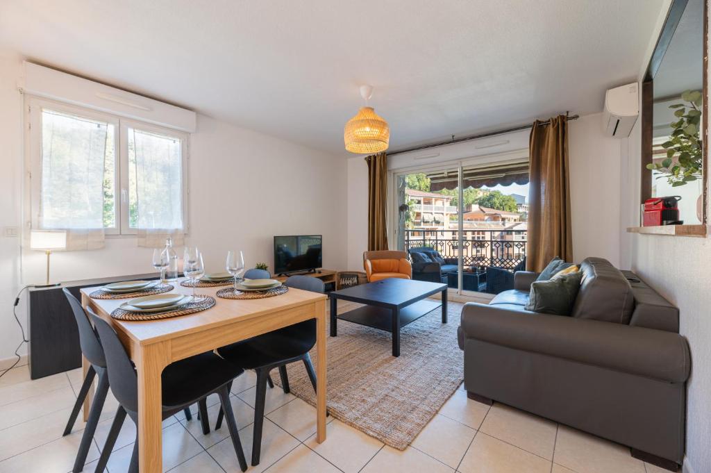 Stunning home in Goudelin with 1 Bedrooms and WiFi