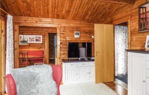 Stunning home in Hayingen with Sauna and 3 Bedrooms