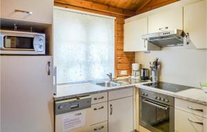 Stunning home in Hayingen with Sauna and 3 Bedrooms