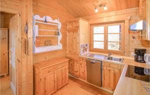 Stunning home in Hayingen with Sauna and 3 Bedrooms