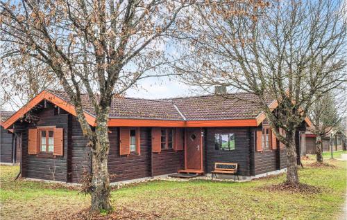Stunning home in Hayingen with Sauna and 3 Bedrooms