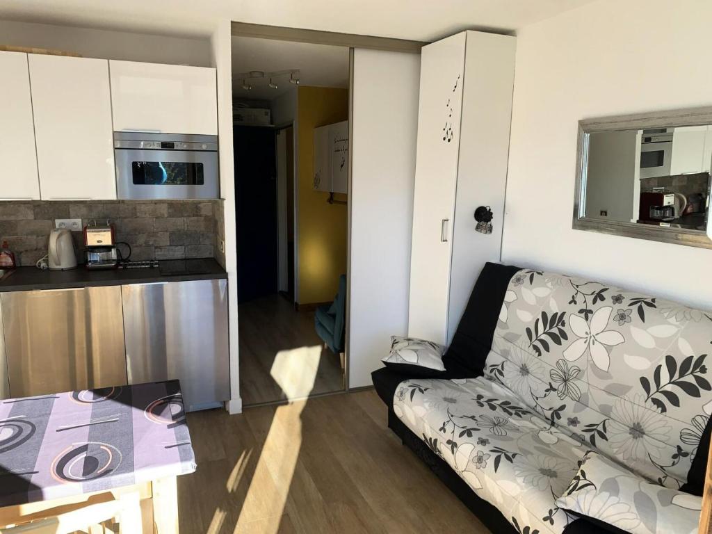 Stunning home in Heidesee with WiFi and 2 Bedrooms