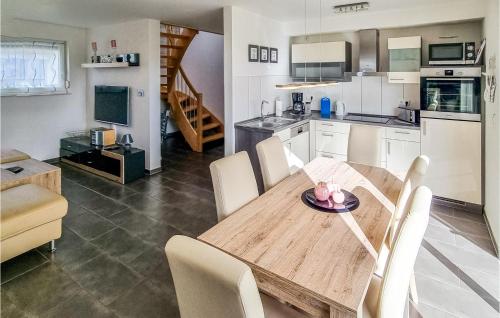 Stunning home in Insel Poel with Sauna, WiFi and 3 Bedrooms
