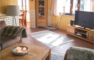 Stunning home in Kamminke with 4 Bedrooms and WiFi