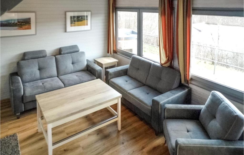 Stunning home in Kirchheim-Hessen with 3 Bedrooms and WiFi , 36275 Kemmerode