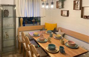 Stunning home in Kirchheim with 3 Bedrooms and WiFi