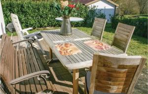 Stunning home in Kirchheim with 5 Bedrooms and WiFi