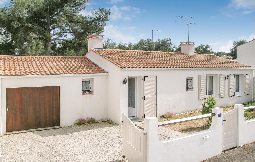 Maison de vacances Stunning home in La Faute sur Mer with 2 Bedrooms and WiFi  85460 Sainte-Radégonde-des-Noyers