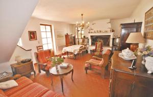 Stunning home in La Garde with 2 Bedrooms, Internet and Outdoor swimming pool