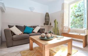 Stunning home in La Roque sur Cze with Outdoor swimming pool and 4 Bedrooms