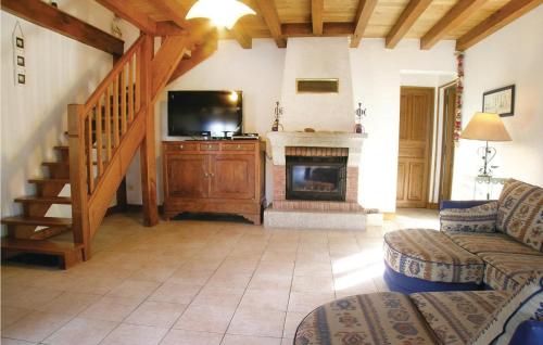 Stunning home in La Tranche sur Mer with 3 Bedrooms