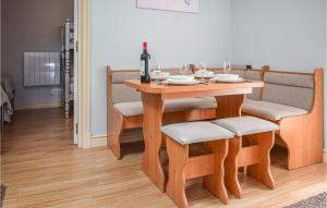 Stunning home in Le Busseau with WiFi and 1 Bedrooms