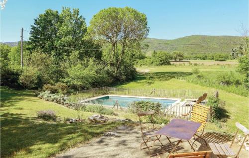 Stunning home in Le Pot-Laval with 3 Bedrooms, WiFi and Private swimming pool