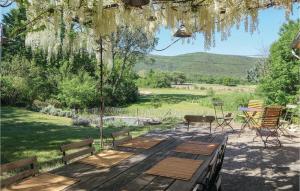 Stunning home in Le Pot-Laval with 3 Bedrooms, WiFi and Private swimming pool