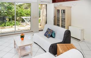 Stunning home in Le Pradet with 1 Bedrooms and WiFi